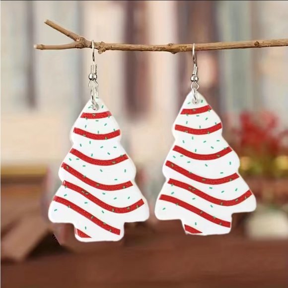 Jewelry - NWT Acrylic Christmas Tree Earrings